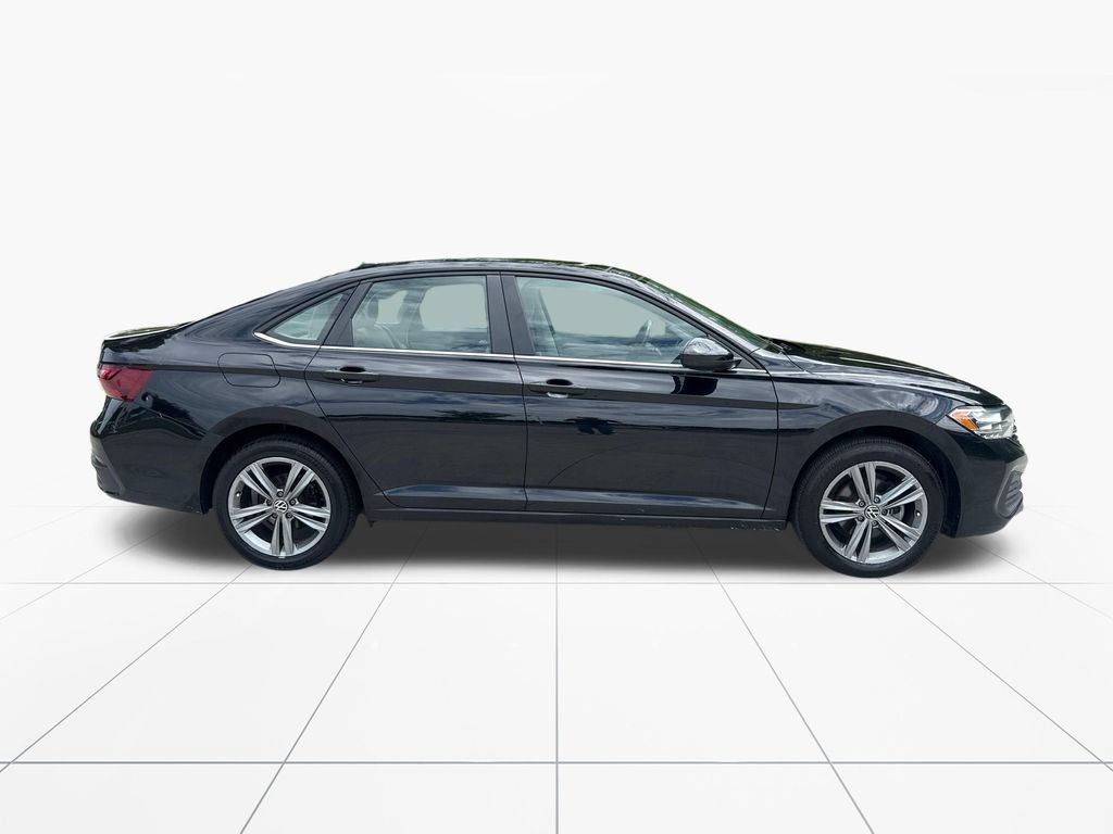 Used 2023 Volkswagen Jetta SE FWD image 9