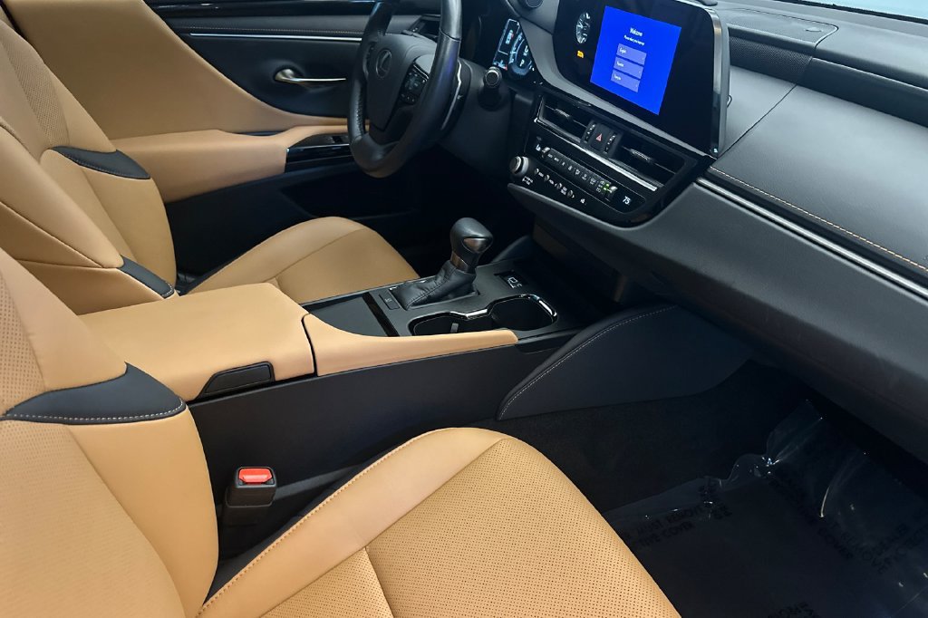 Used 2025 Lexus ES 350 w/ Accessory Package (Z1) FWD image 15
