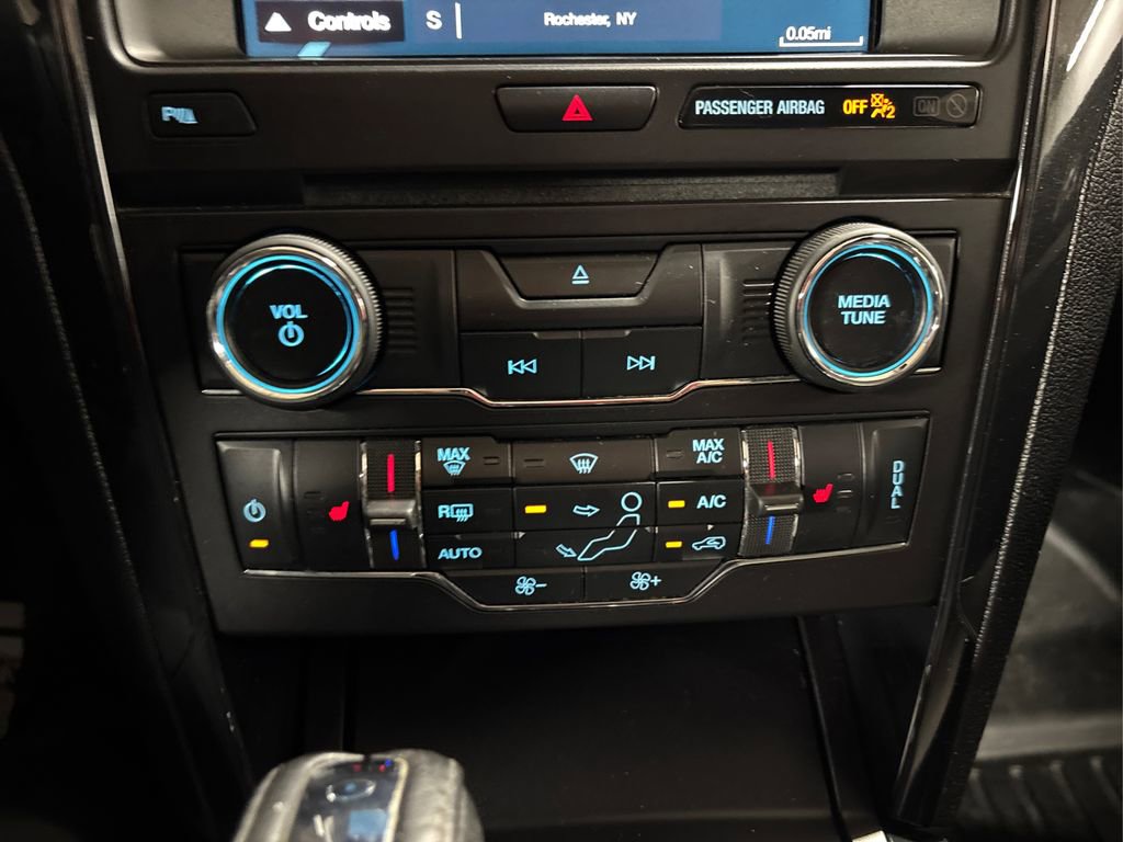 Used 2017 Ford Explorer XLT w/ Equipment Group 202A image 31