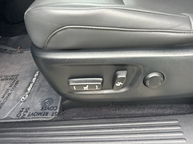 Certified 2022 Lexus GX 460 Premium w/ Premium Package AWD/4WD image 12