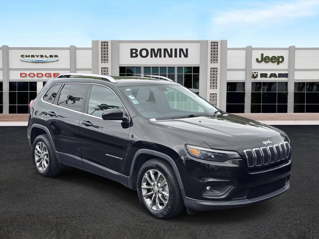 Used 2019 Jeep Cherokee Latitude Plus image 2