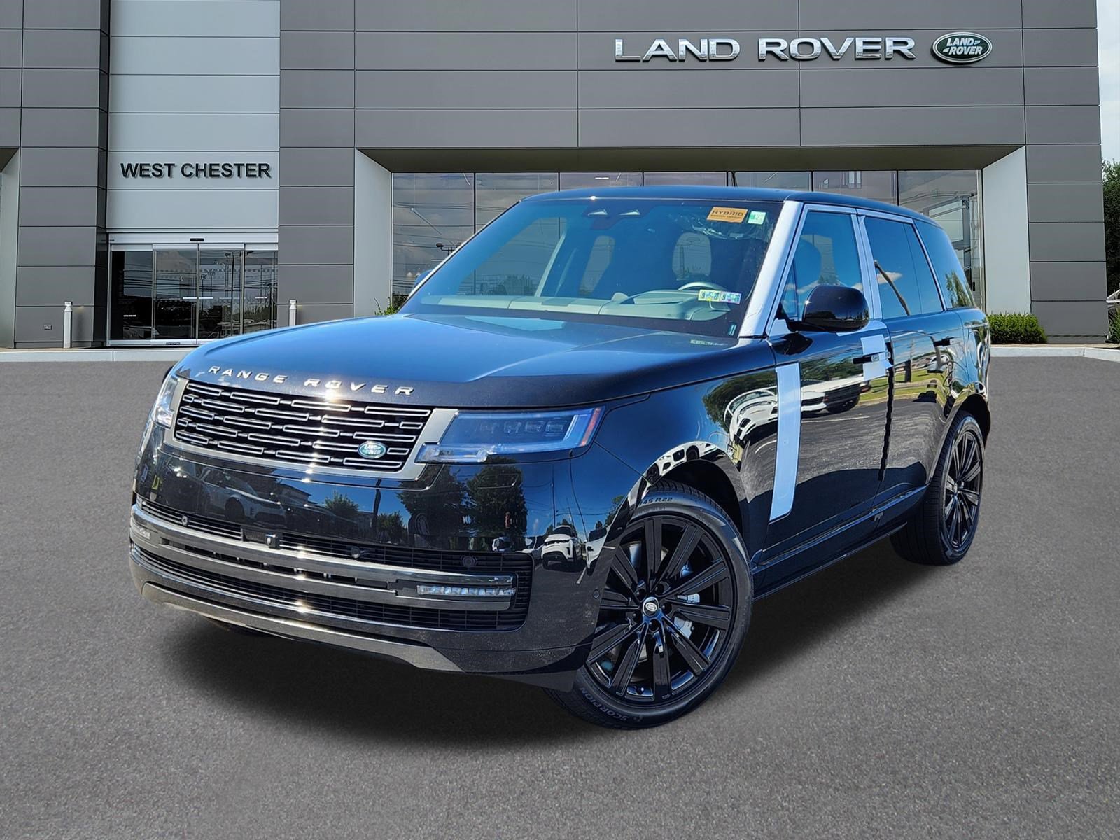 Used 2025 Land Rover Range Rover SE image 1