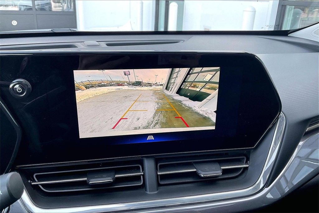 Used 2025 Chevrolet Trax ACTIV w/ Sunroof Package image 21