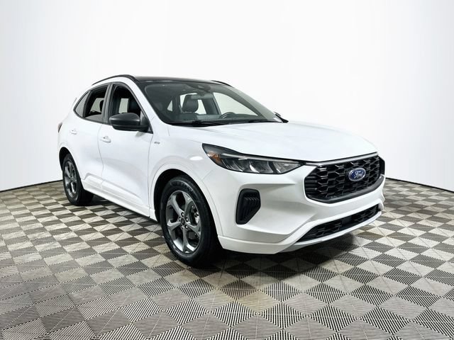Used 2023 Ford Escape ST-Line w/ Tech Pack #1 FWD image 1