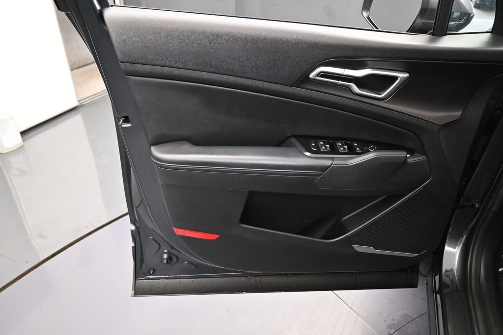 Used 2024 Kia Sportage EX FWD image 13