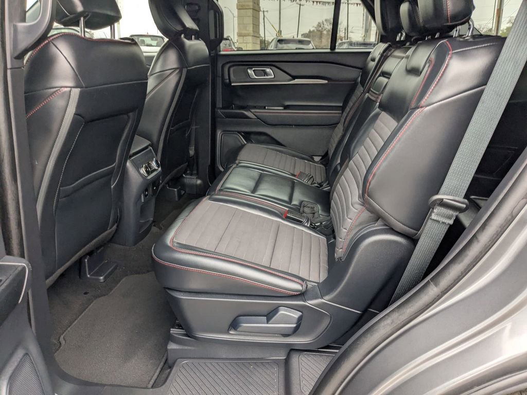Used 2025 Ford Explorer ST-Line w/ ST-Line Street Pack image 27