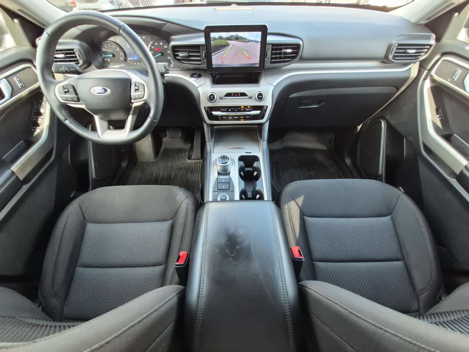 Used 2023 Ford Explorer XLT AWD/4WD image 15