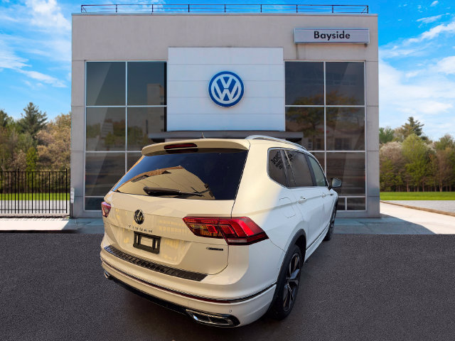 Certified 2023 Volkswagen Tiguan SEL R-Line AWD/4WD image 7