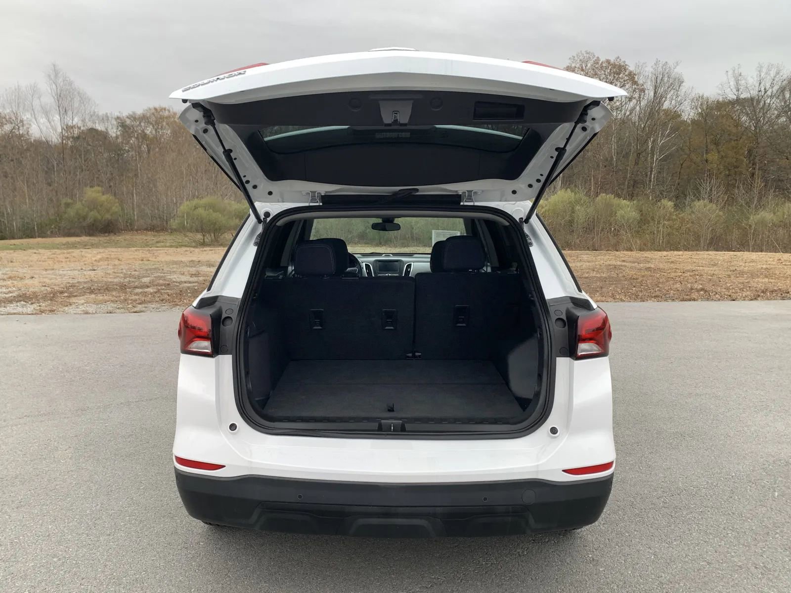 Used 2022 Chevrolet Equinox LS w/ Driver Confidence II Package image 9