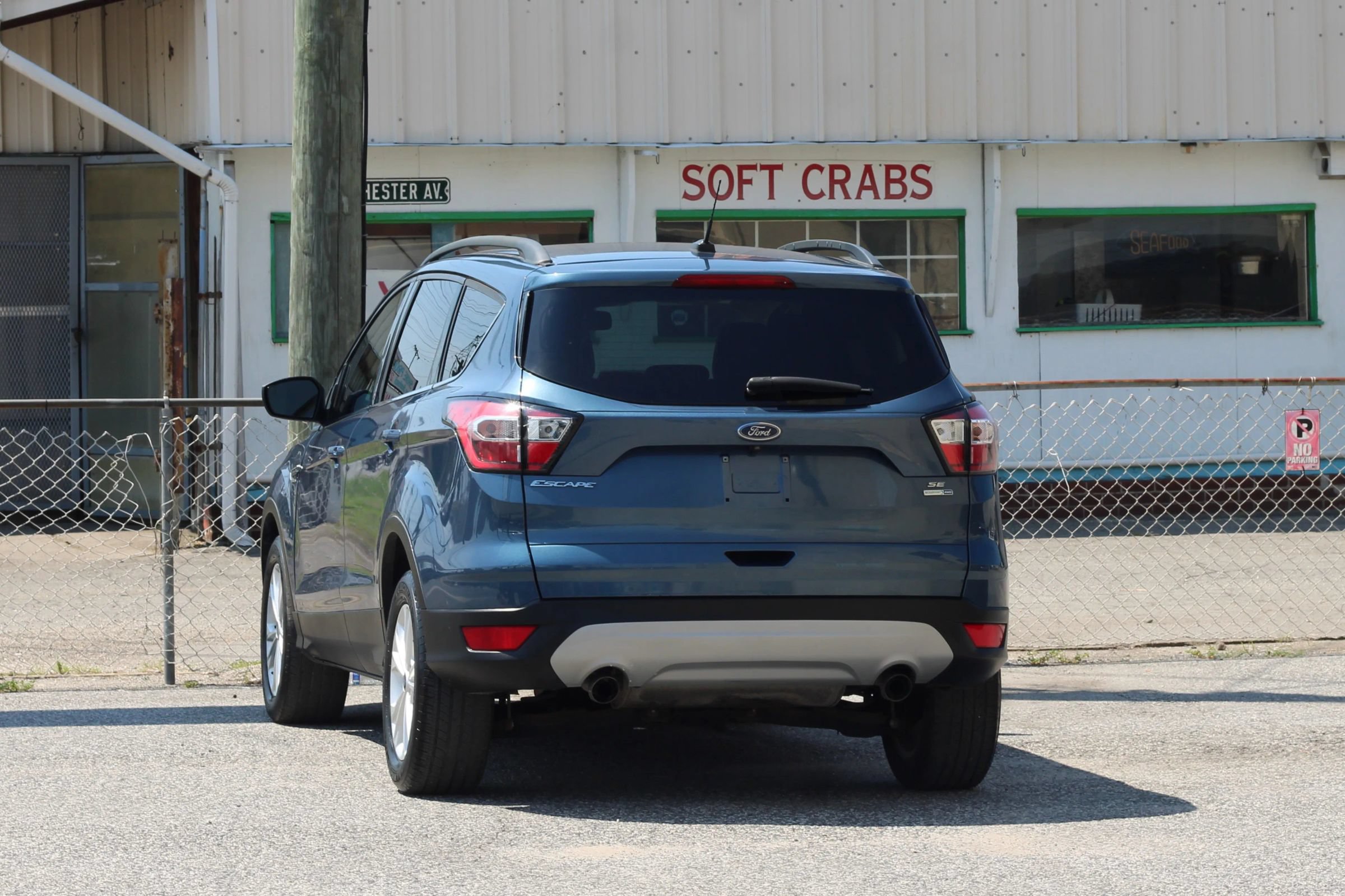 Used 2018 Ford Escape SE w/ Ford Safe & Smart Package AWD/4WD image 6