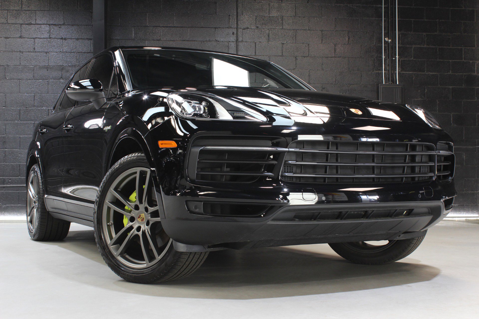 Used 2022 Porsche Cayenne E-Hybrid w/ Premium Package image 6