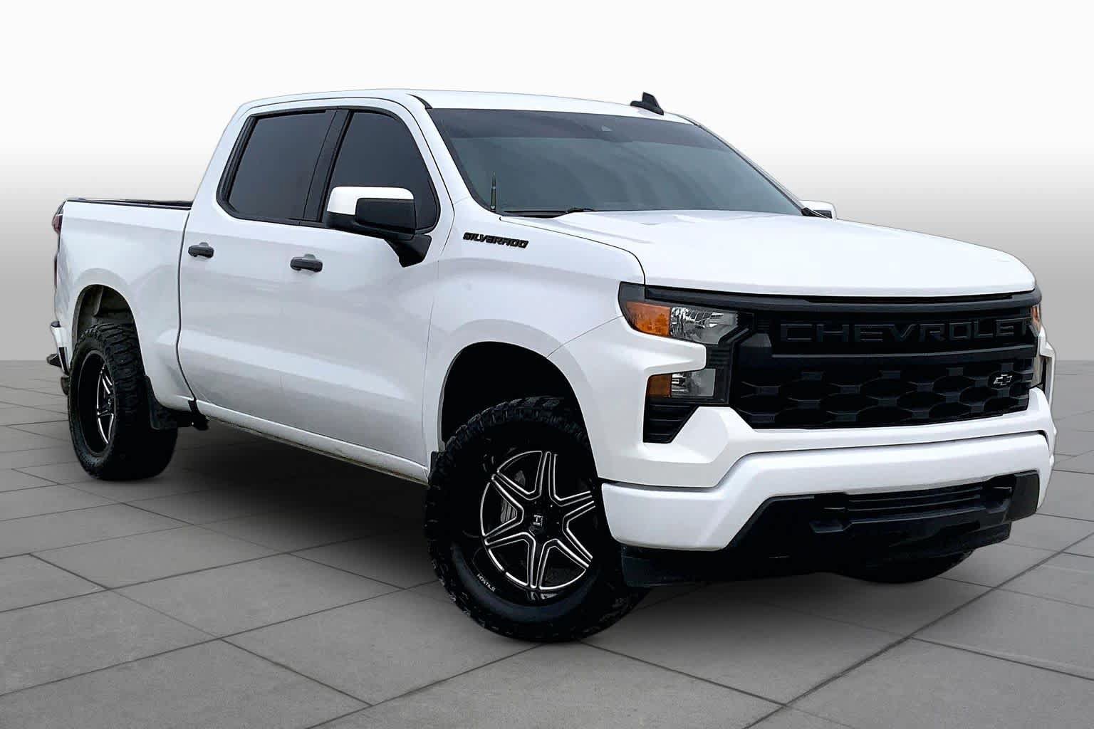 Used 2023 Chevrolet Silverado 1500 Custom RWD image 3
