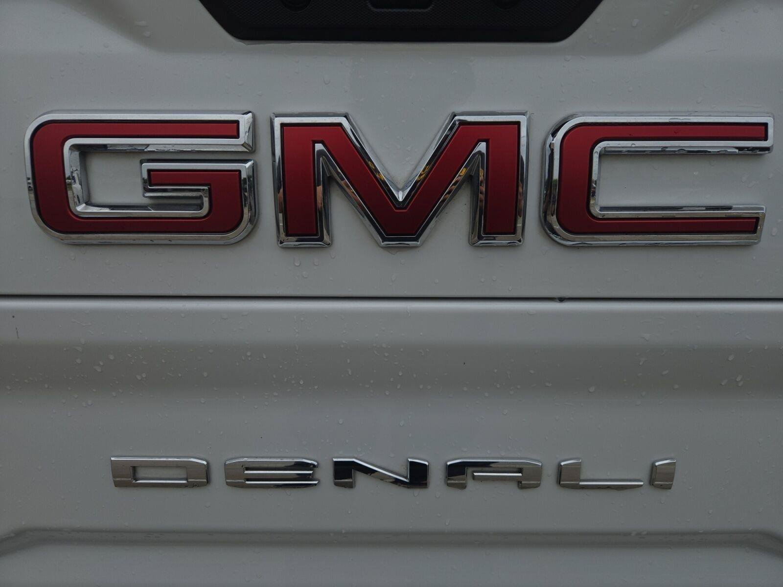 Used 2024 GMC Sierra 2500 Denali w/ Denali Reserve Package AWD/4WD image 9