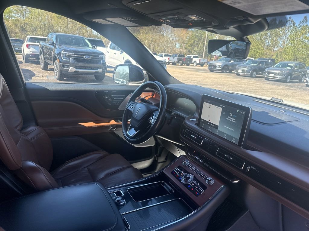 Used 2022 Lincoln Aviator Reserve w/ Equipment Group 201A AWD/4WD image 8
