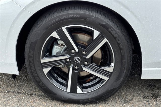 Used 2025 Nissan Sentra SV image 43