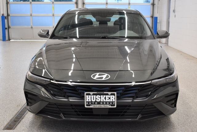 Used 2025 Hyundai Elantra SEL FWD image 3