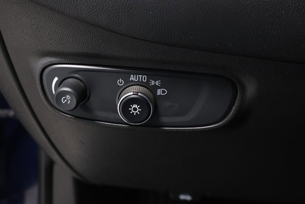 Used 2022 Chevrolet Equinox LS image 25