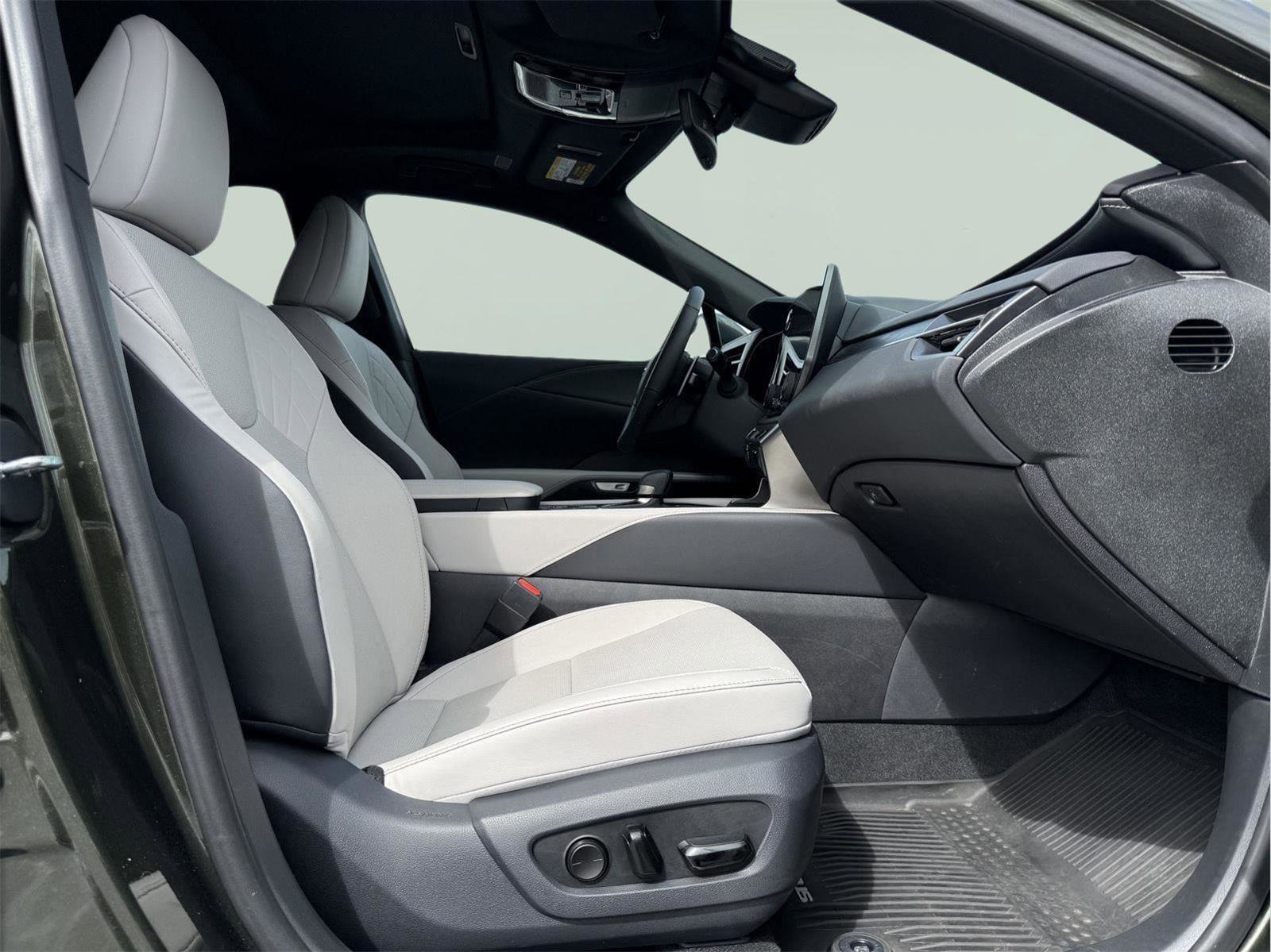 Used 2025 Lexus RX 350 Premium w/ Accessory Package image 25