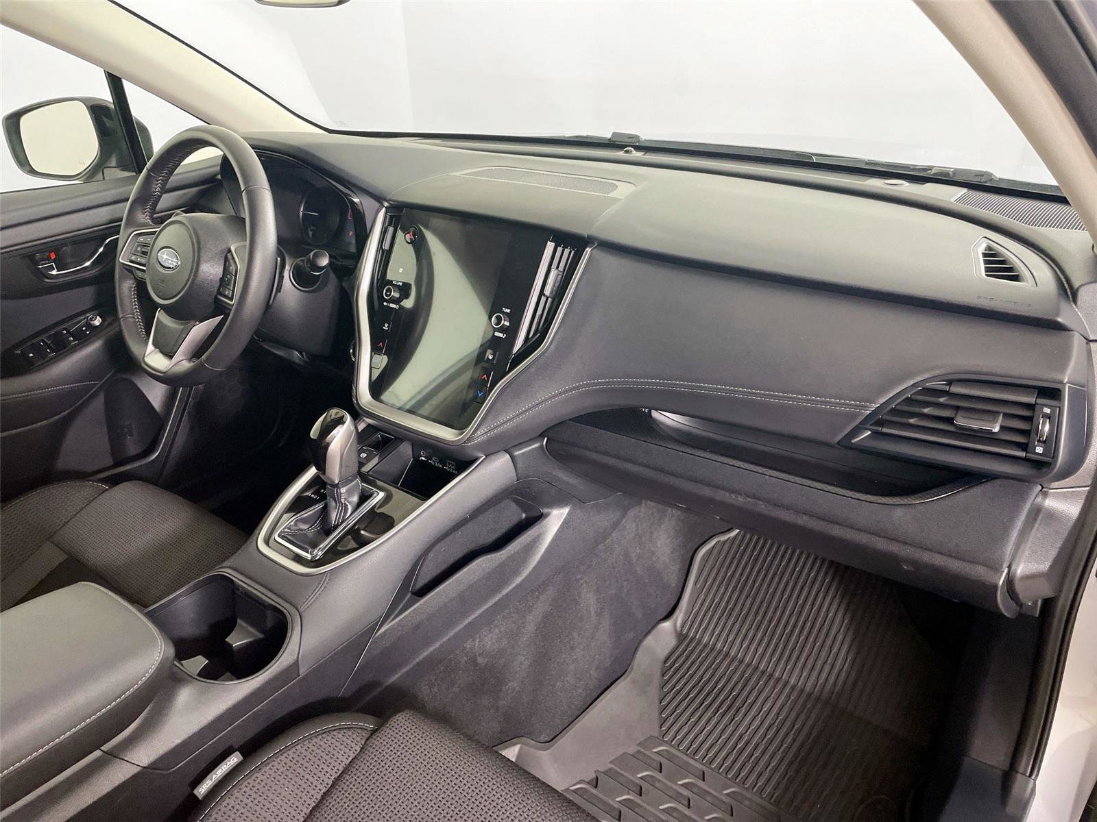 Used 2025 Subaru Outback Premium image 29