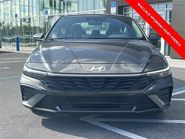 Used 2024 Hyundai Elantra SEL image 3