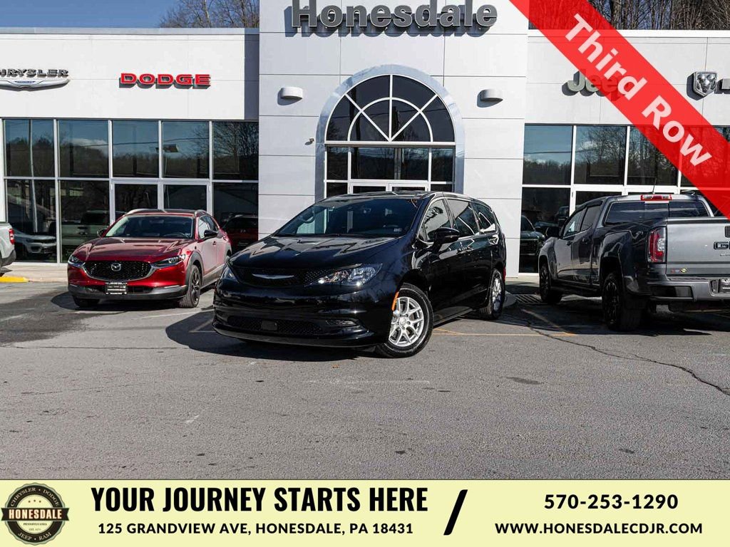 New 2026 Chrysler Voyager LX image 1