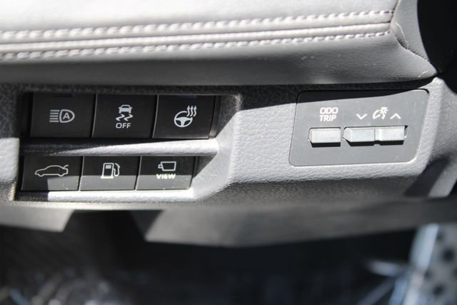 Used 2021 Toyota Avalon Touring w/ Advanced Safety Package image 11