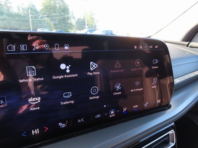 Used 2025 Chevrolet Traverse LT AWD/4WD image 18
