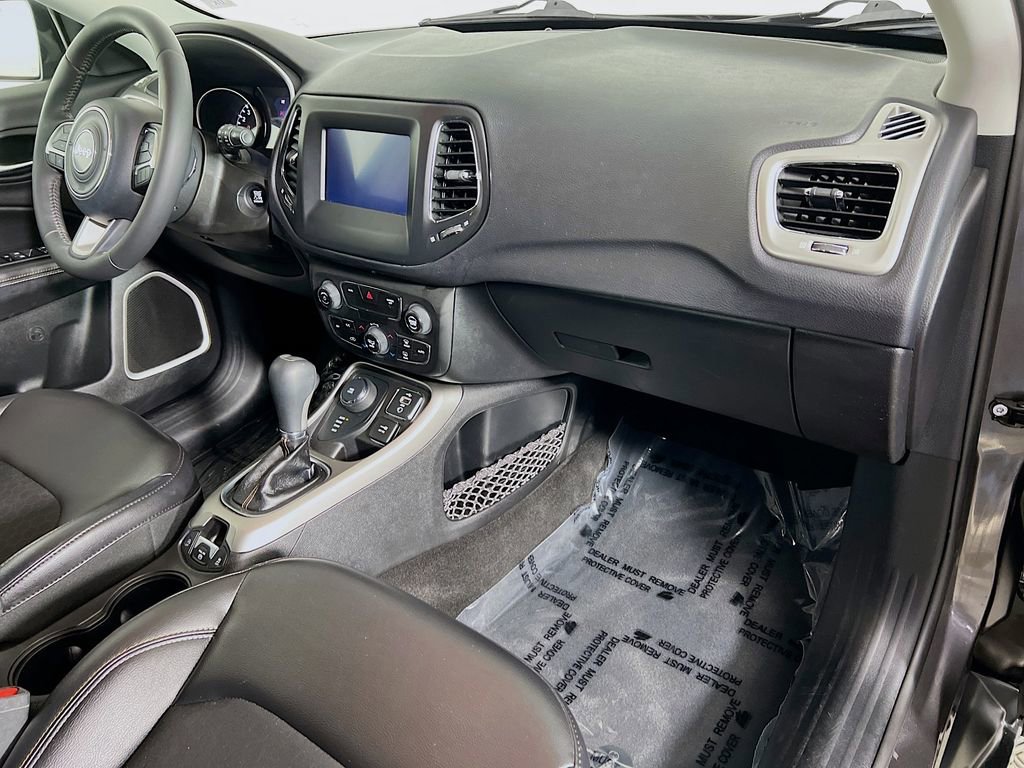 Used 2017 Jeep Compass Latitude w/ Popular Equipment Group image 26