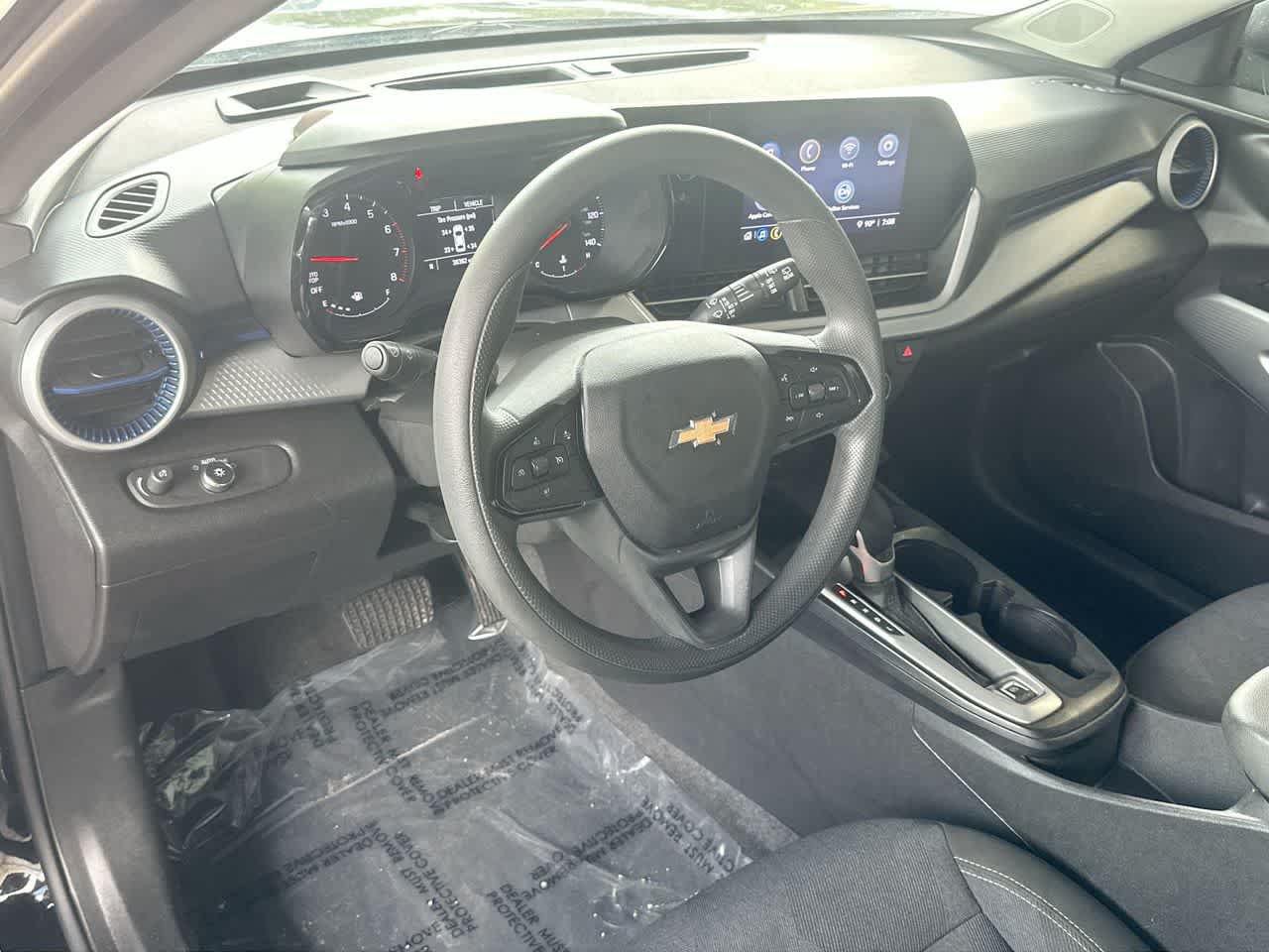 Used 2025 Chevrolet Trax LS FWD image 13