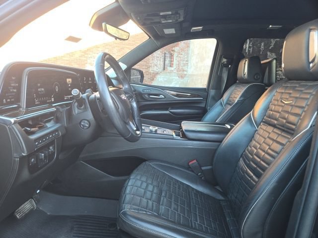 Used 2022 Cadillac Escalade ESV Sport Platinum w/ Heavy-Duty Trailer Package AWD/4WD image 7