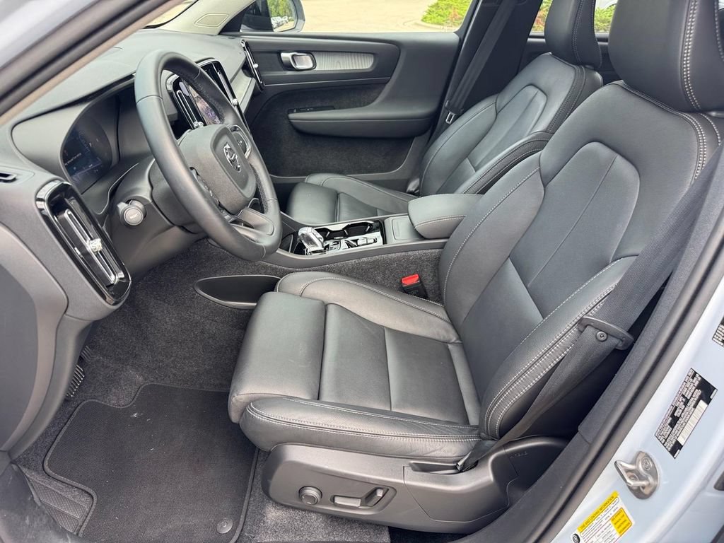 Used 2026 Volvo XC40 B5 Plus AWD/4WD image 8