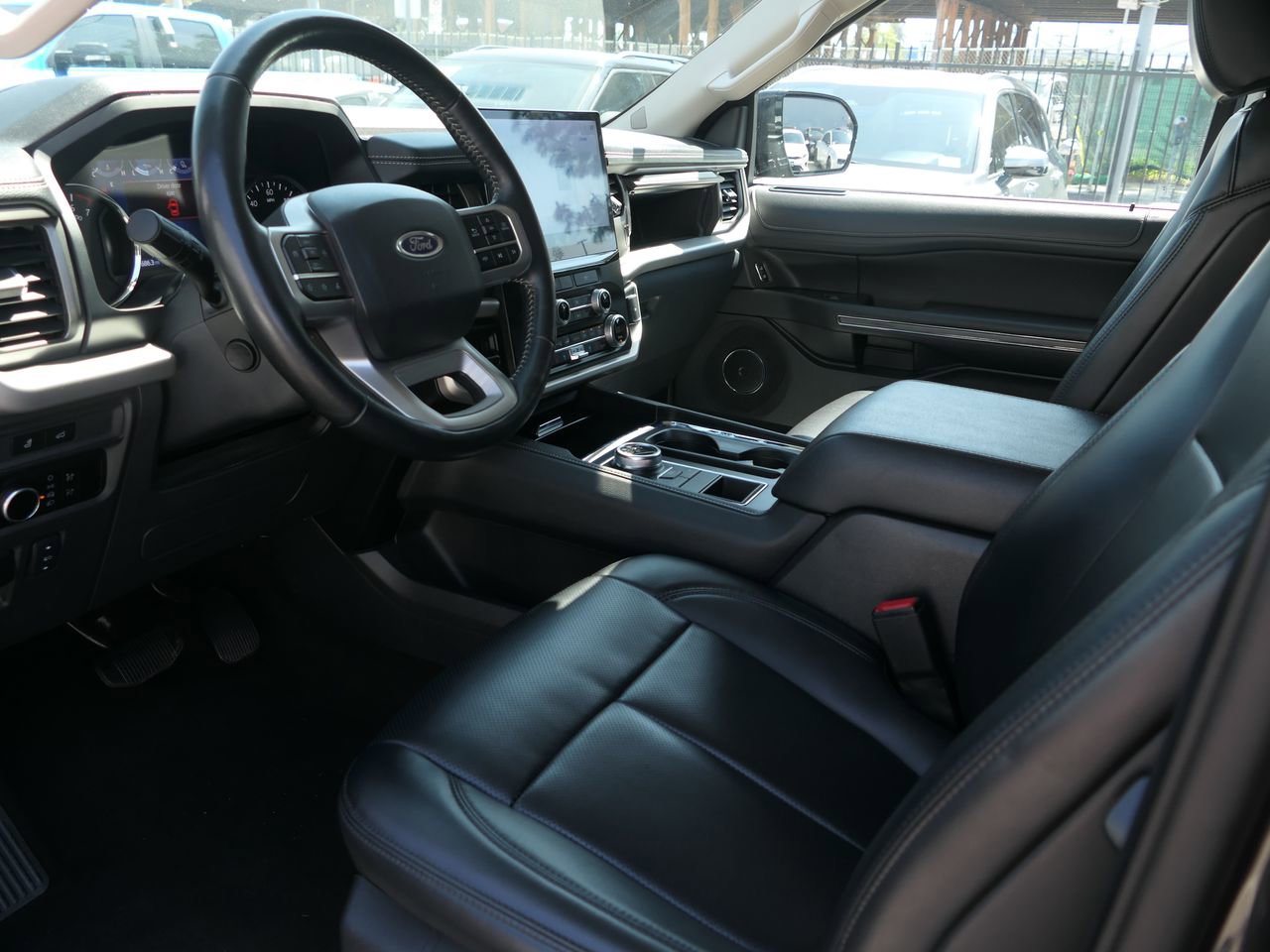 Used 2024 Ford Expedition Max XLT image 11