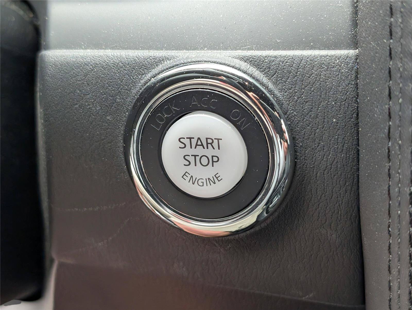 Used 2024 Nissan Armada SL w/ Midnight Edition Package RWD image 29