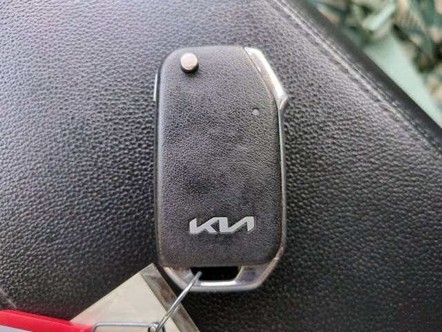Used 2024 Kia Sportage LX image 26