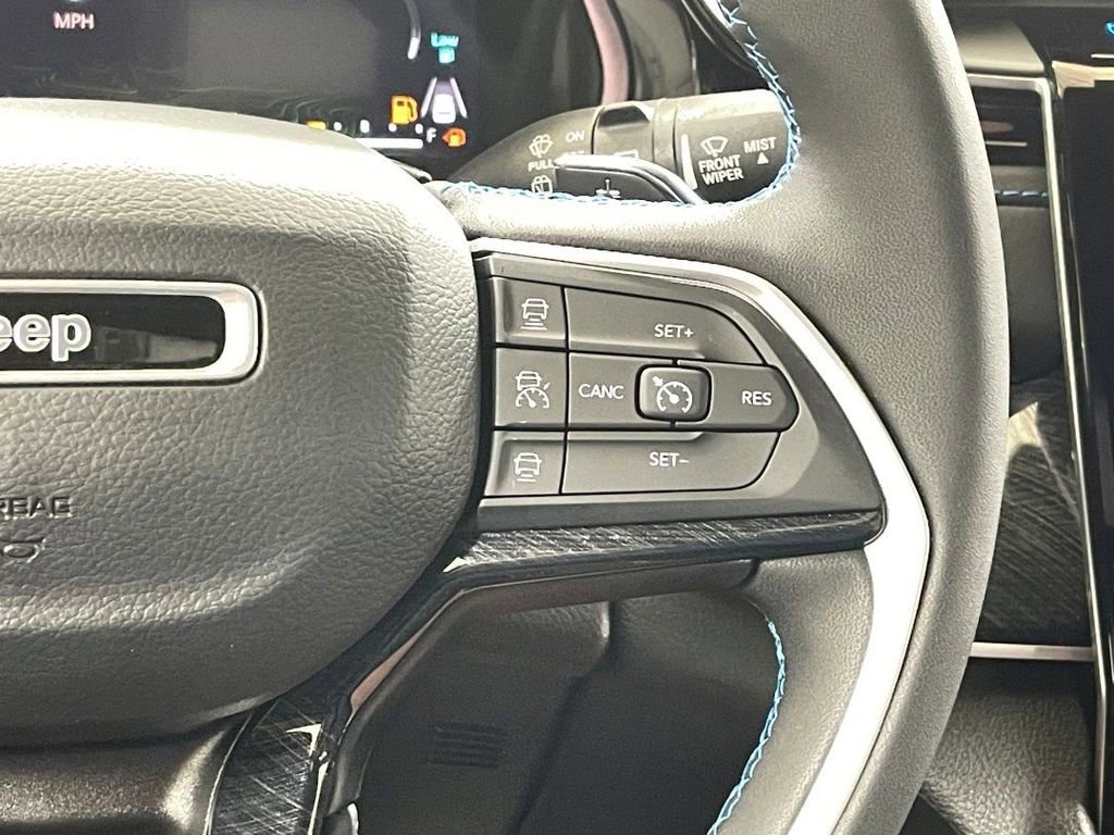 Used 2022 Jeep Grand Cherokee Trailhawk w/ Luxury Tech Group III image 43