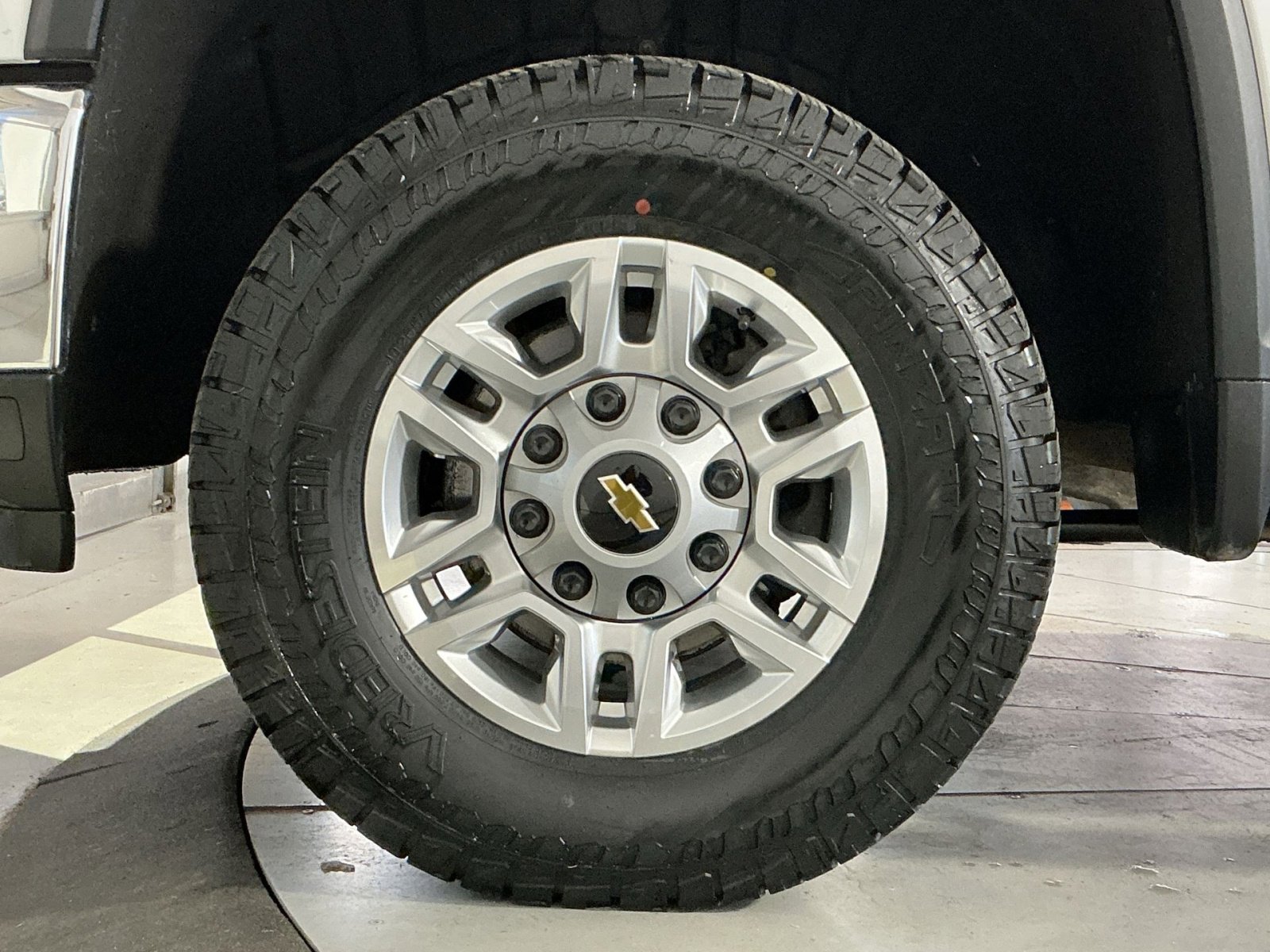 Used 2025 Chevrolet Silverado 2500 LT w/ Convenience Package AWD/4WD image 13