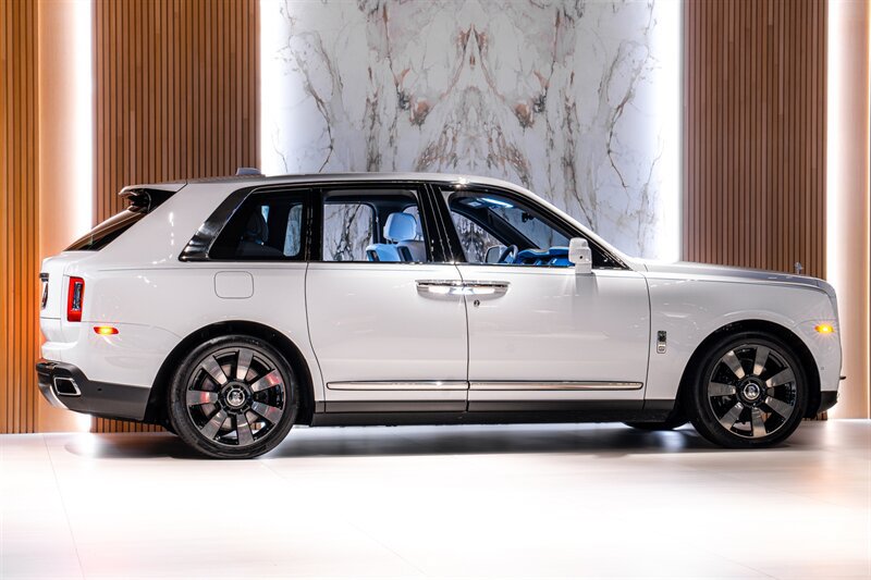 Used 2023 Rolls-Royce Cullinan w/ Cullinan Package AWD/4WD image 4