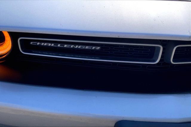 Used 2020 Dodge Challenger SXT RWD image 5