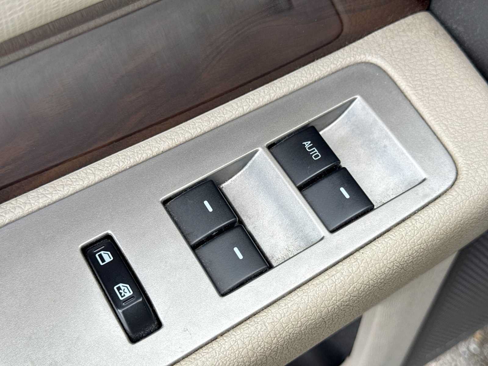 Used 2010 Ford Flex SEL FWD image 13