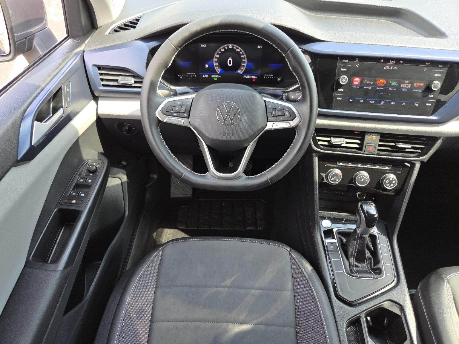 Used 2023 Volkswagen Taos SE w/ Black Wheel Package FWD image 25
