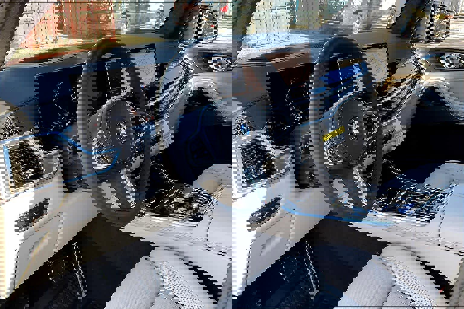 Used 2026 BMW X7 xDrive40i w/ M Sport Package image 17