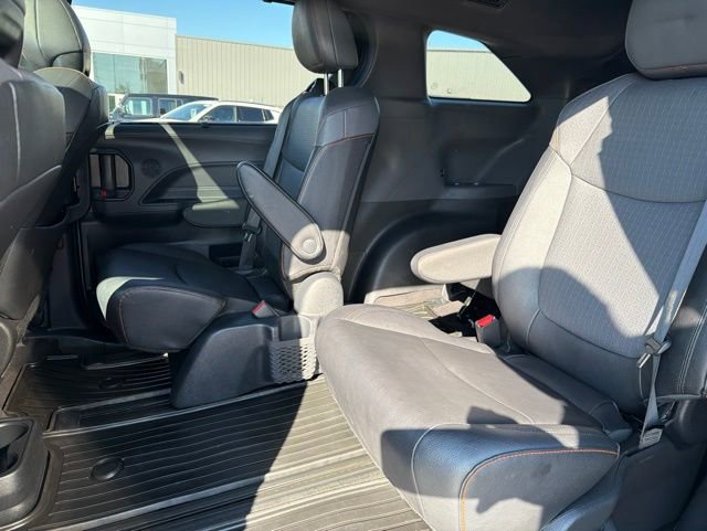 Used 2023 Toyota Sienna XSE AWD/4WD image 28