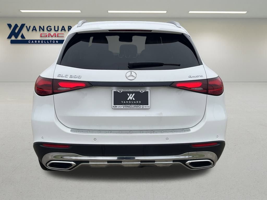 Used 2024 Mercedes-Benz GLC 300 4MATIC image 4