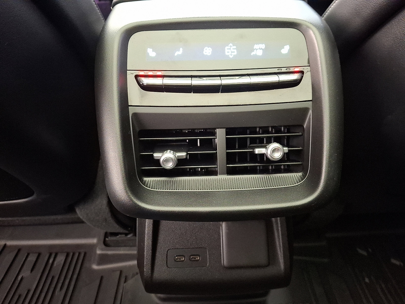 Used 2025 Cadillac Lyriq Luxury AWD/4WD image 10