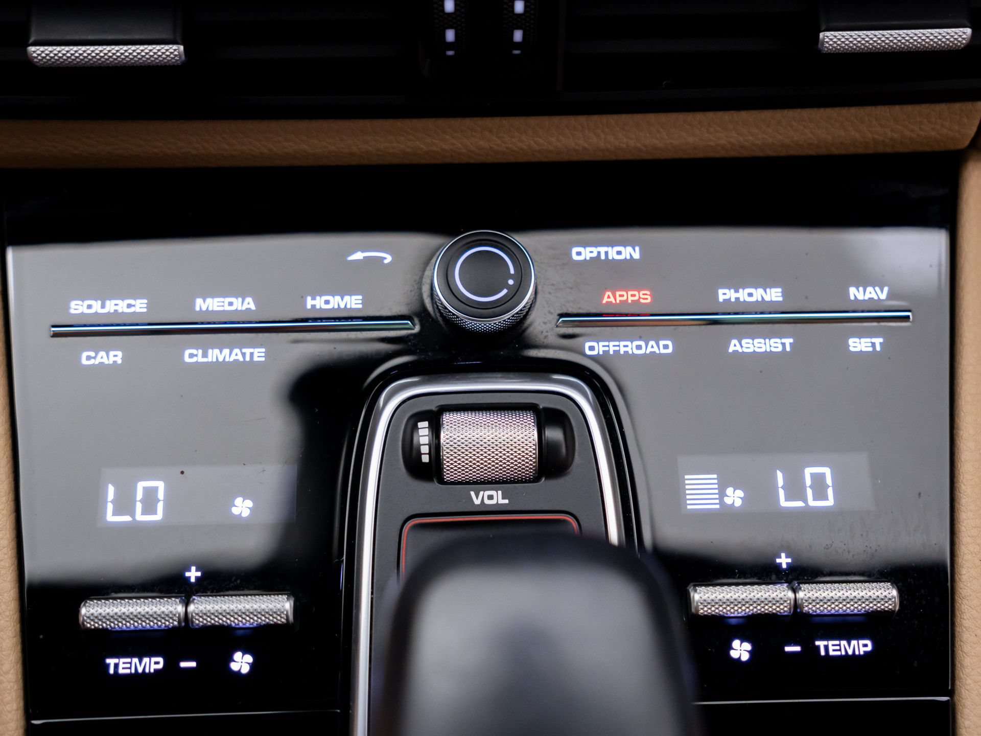 Used 2020 Porsche Cayenne AWD/4WD image 25