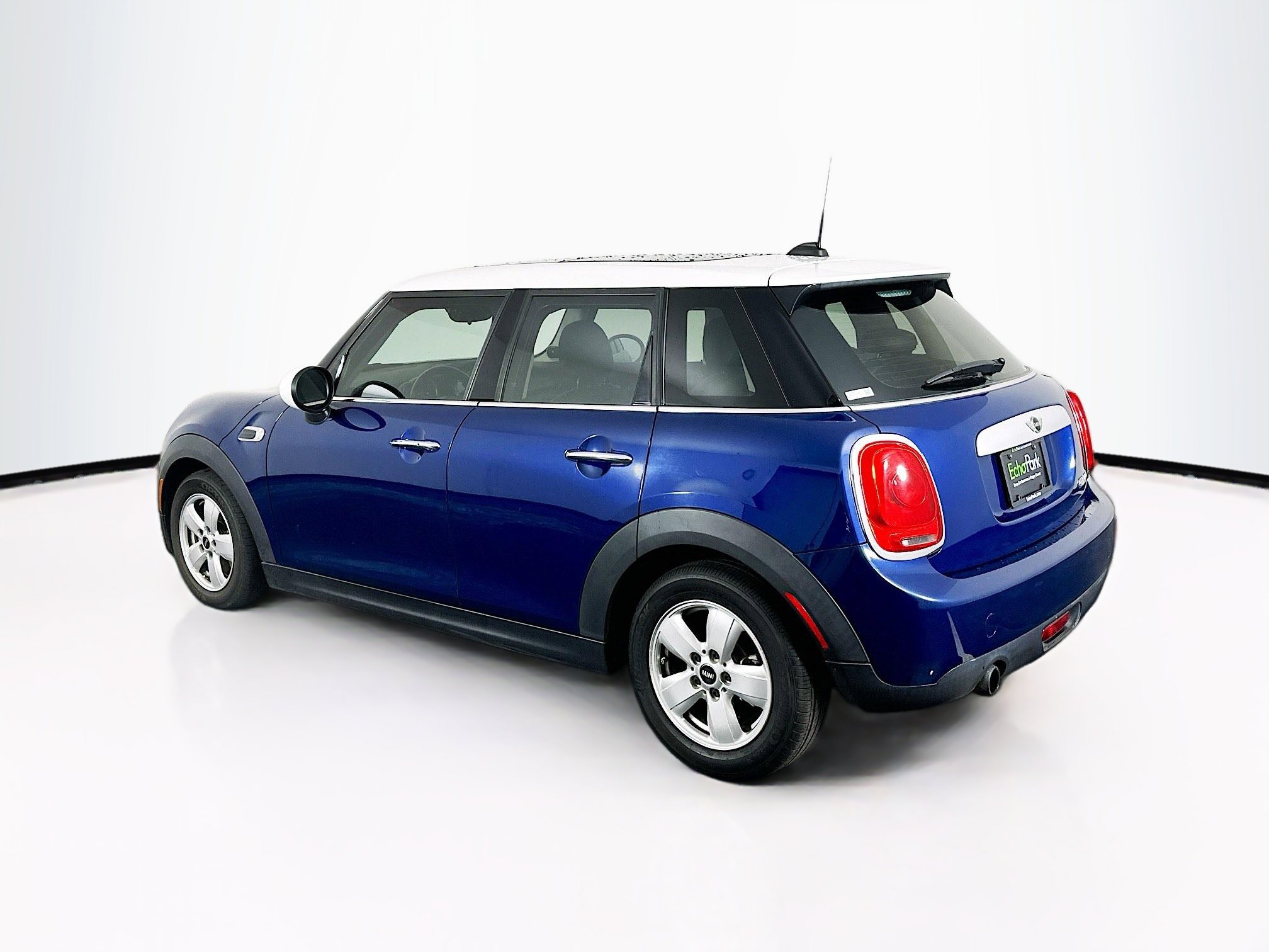 Used 2015 MINI Cooper 4-Door Hardtop FWD image 5
