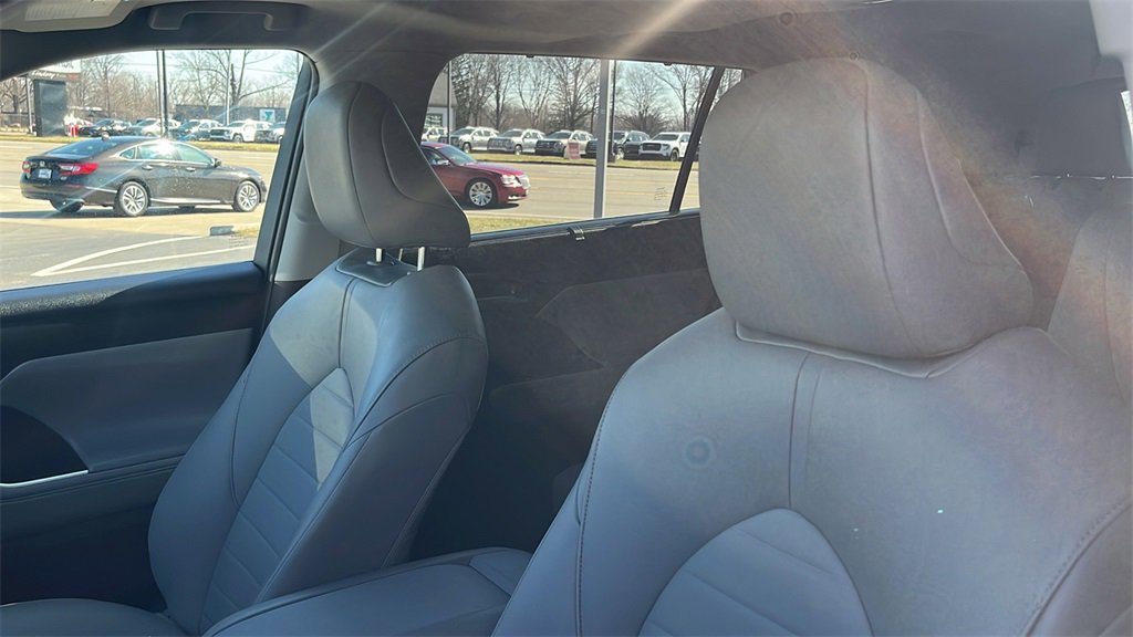 Used 2023 Toyota Highlander XLE image 10