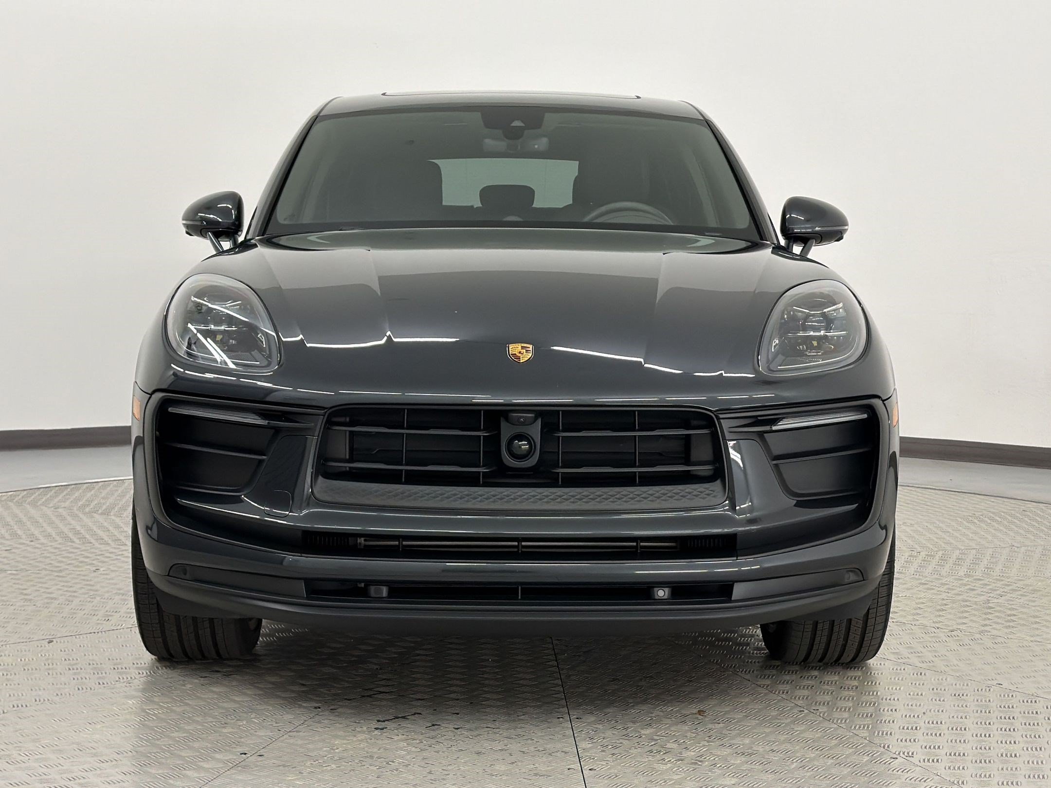 Used 2026 Porsche Macan AWD/4WD image 6