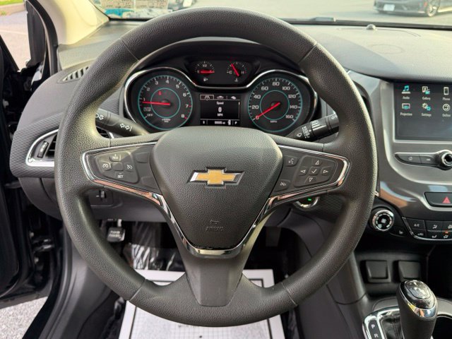 Used 2018 Chevrolet Cruze LT w/ Convenience Package FWD image 22