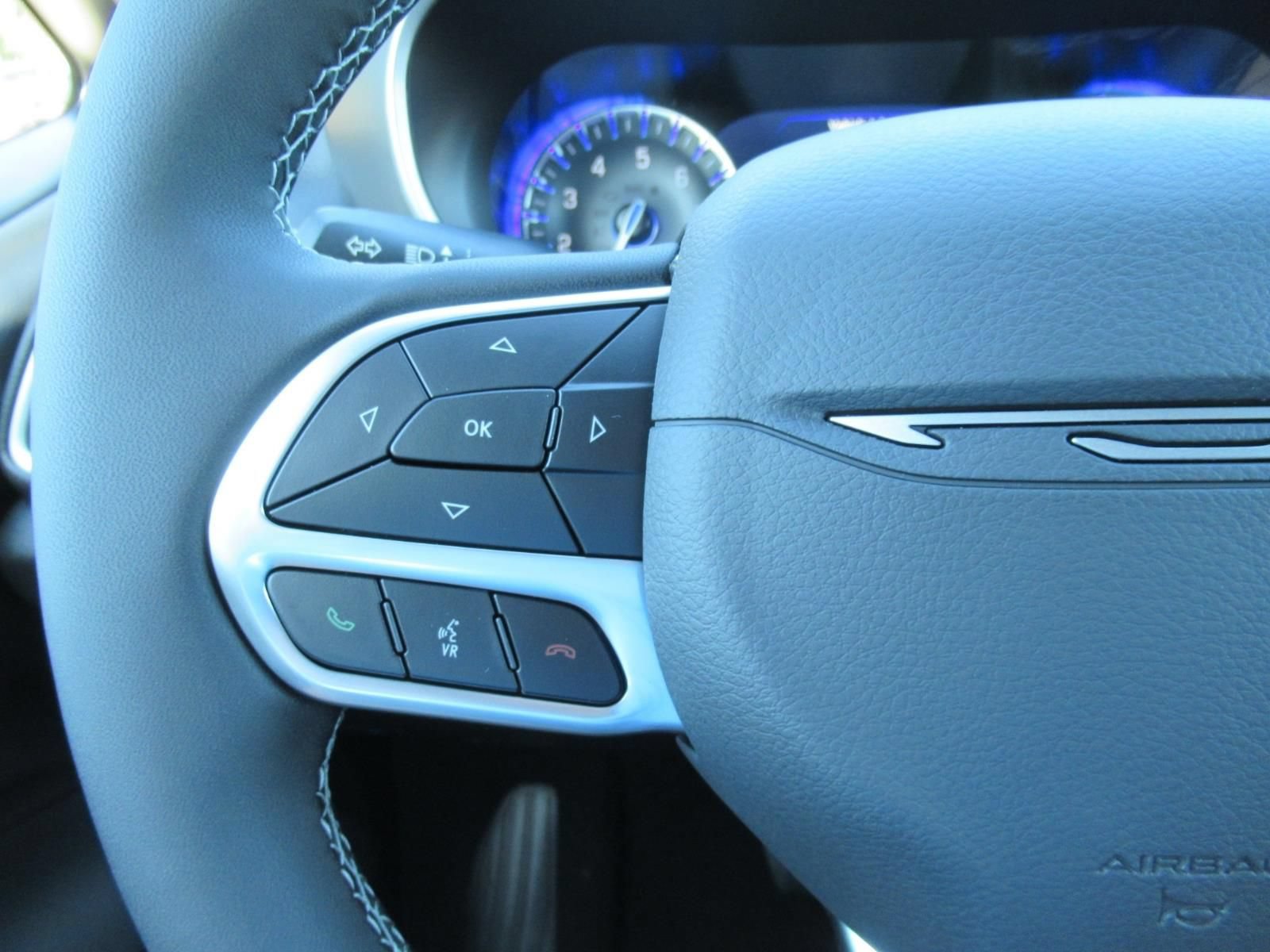 New 2027 Chrysler Pacifica Select FWD image 23